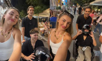 Σταύρος Φλώρος: Βόλτα στο Μοναστηράκι με πρώην παίκτες του Survivor, για 1η φορά μετά το ατύχημα