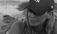 Κατερίνα Καραβάτου: Λίγο πριν μπει στο Στούντιο 4 απολαμβάνει μέρες και νύχτες στη μαγευτική Σκύρο