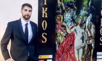 Νίκος Φλώρος: «Μέσα στα έργα έχει το αίμα του καλλιτέχνη – Η τέχνη είναι σαν Δούρειος Ίππος»