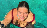 Δανάη Μπάρκα: Το τρυφερό μάθημα ζωής και η αποθέωση της αυτοφροντίδας μέσα από το Instagram