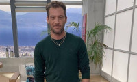 Αντίνοος Αλμπάνης: Η σπάνια παιδική φωτογραφία από τη Λήμνο που συγκίνησε το Instagram