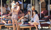 Νίκος Πολυδερόπουλος – Βαλασία Συμιακού: Πρώτες διακοπές με τον γιο τους στη Μύκονο