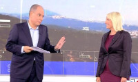 Η επιστροφή του Νίκου Στραβελάκη στο «10 Παντού» με ατάκες όλο νόημα στην Κατερίνα Παπακωστοπούλου