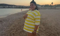 Η Δανάη Μπάρκα χορεύει στην παραλία και μιλάει με χιούμορ για το φύλο του μωρού που περιμένει