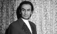 Σωτήρης Μουστάκας: Οι 4 δεκαετίες στη σκηνή, τα χρέη και το τελευταίο χειροκρότημα