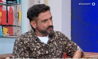 Μάνος Καζαμίας: «Ήμασταν οι αλήτες της Ερμού, βγαίναμε με ένα καπέλο για να επιβιώσουμε»
