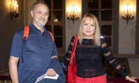 Σπάνια κοινή εμφάνιση του Στέλιου Μάινα με τη σύζυγό του Κάτια Σπερελάκη στο Δημοτικό Θέατρο Πειραιά