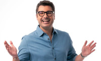 Στον «πάγο» η εκπομπή του Λάμπρου Κωνσταντάρα