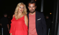 Θάνος Πετρέλης: «Με τη σύζυγό μου είμαστε μαζί 30 χρόνια, από τα 20 μας, και τώρα είμαι 51 ετών»