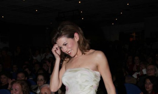 Στα χνάρια της Μενεγάκη η Μανωλίδου;