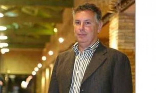 Απόστολος Βακάκης: Η κρίση φέρνει κέρδη… χαράς!