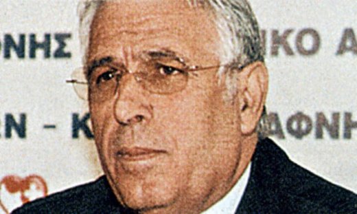 Άλλοι πουλάνε, άλλοι αγοράζουν