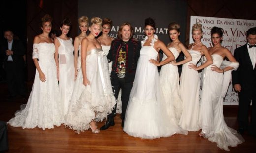 Επίδειξη μόδας από τον Μιχάλη Μανιάτη