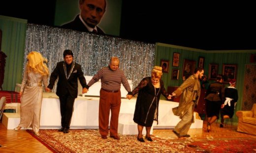 Επίσημη πρεμιέρα ...  “Σε στενό οικογενειακό κύκλο”