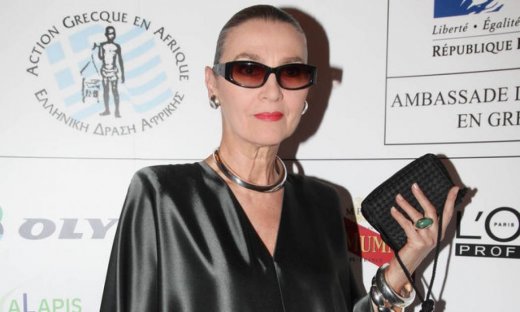 Επίδειξη μόδας με δημιουργίες του Pierre Cardin