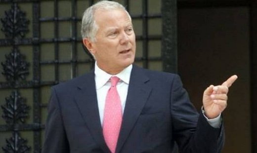 Μειώνει 20% το μισθό του ο Προβόπουλος