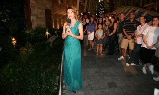 Εγκαίνια κρουαζιερόπλοιου με λαμπερούς καλεσμένους