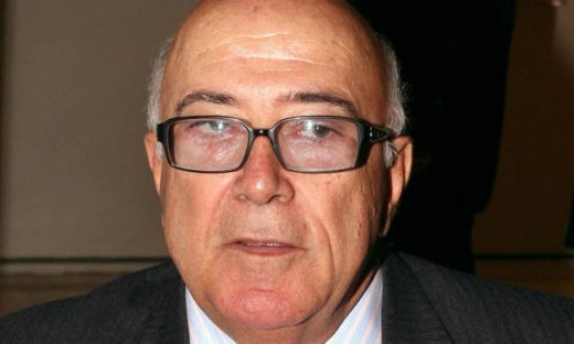 Ο Τσάκος πουλάει