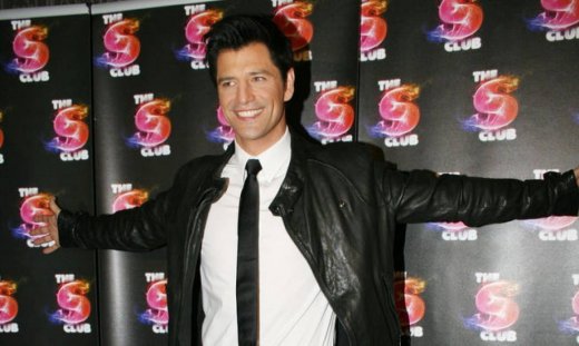 Στο "Greek idol"... ο Σάκης Ρουβάς