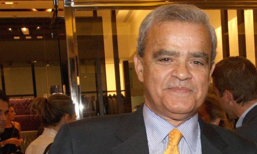 Θεόδωρος Βάρδας: Λουκέτο σε πέντε καταστήματά του