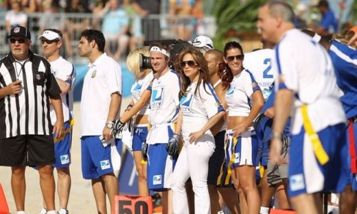 Αγώνας Celebrities πριν το Super Bowl