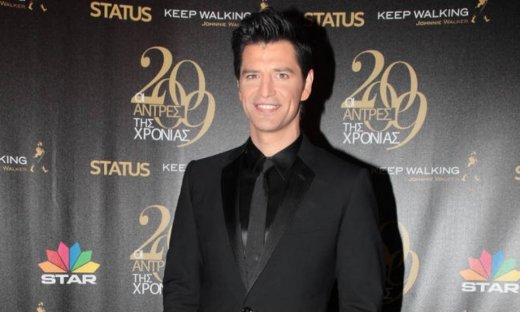 Σάκης Ρουβάς: «Σήμερα θα πηδηχτείς και από τις κορνίζες»