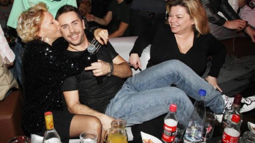 Όταν η Ζωή Λάσκαρη συνάντησε τον Μαζωνάκη