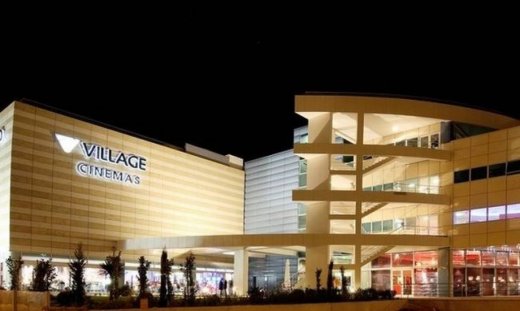 Η Village κρατάει σταθερό το εισιτήριο