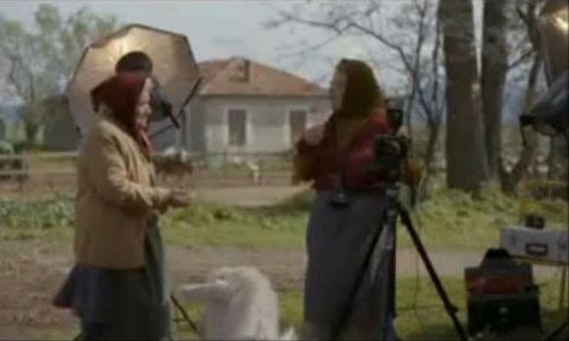 Οι γιαγιάδες ξαναχτυπούν… με καλλιστεία!