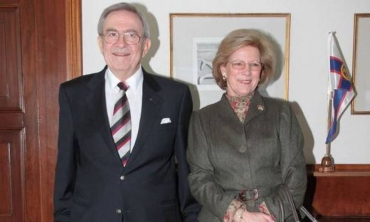 Από την Πορταριά στο Πόρτο Χέλι  το τέως βασιλικό ζευγάρι