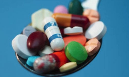 Φάρμακα: Η κυβέρνηση αντί για λύση προκαλεί νέα κρίση