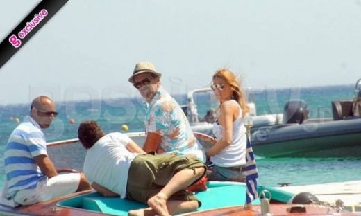 Video: Κωστόπουλος-Μπαλατσινού: Οι διακοπές τους στην Μύκονο