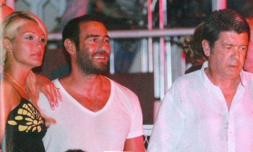 Αντώνης Ρέμος: Οι φίλοι του τον στηρίζουν