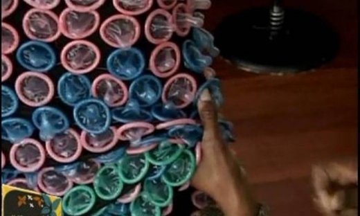 Video: Επίδειξη μόδας με… προφυλακτικά