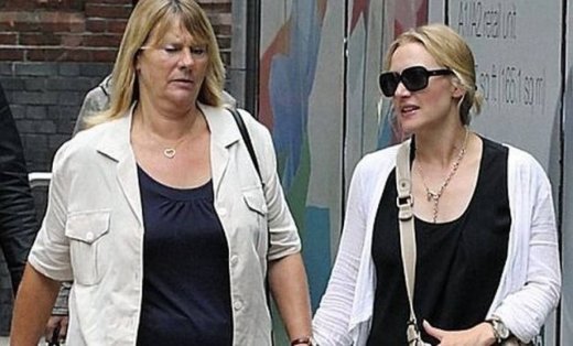 Kate Winslet: Βόλτα για ψώνια με τη μαμά της