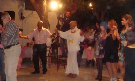 Πού έσυρε τον χορό η Ζωή Λάσκαρη;