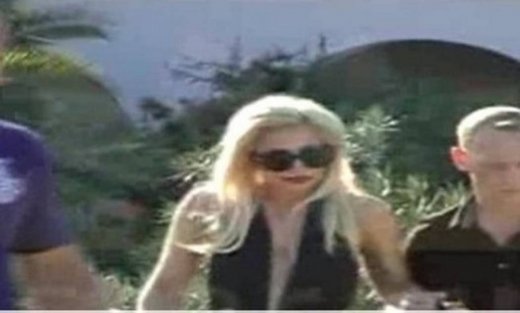 Η Lady Gaga μιλάει ελληνικά!