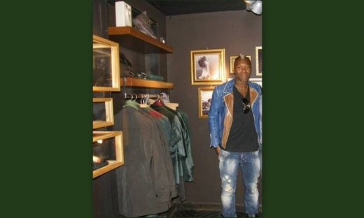 Djibril  Cisse: Βόλτα στο Κολωνάκι για ψώνια