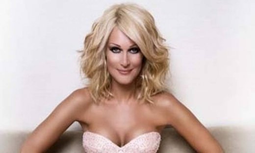 Νατάσα Θεοδωρίδου: «Δεν ξέρω τι είναι πλαστική γιατί απλά δεν έχω κάνει»