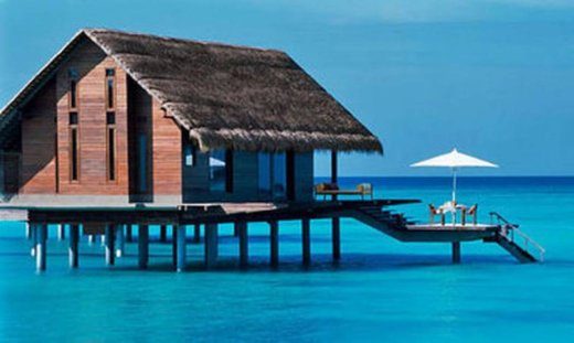 Ποιοι πλούσιοι Έλληνες θα κάνουν Χριστούγεννα με… μαγιό;