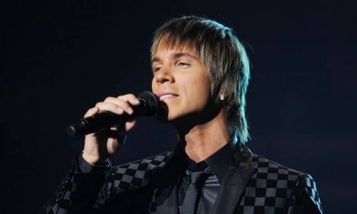 Νίκος Οικονομόπουλος: «Έχω ρωγμές στην ζωή μου»