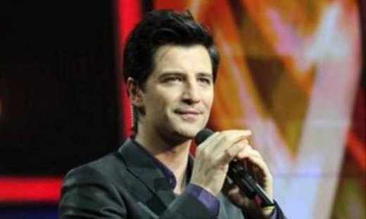 Σάκης Ρουβάς: Γράφει βιβλίο για τη ζωή του!