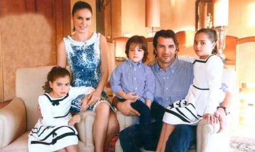 Αντώνης Βλοντάκης- Κορίνα Στεργιάδου: Just the 5 of us!