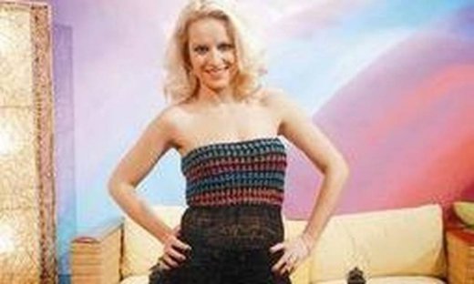 Μαρία Μπεκατώρου: «Αν ο Θεοχάρης κατέβει στη Eurovision, θέλω να του κάνω φωνητικά»