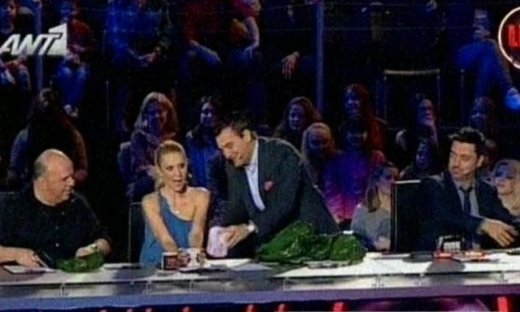 Τι δώρα έφερε από το Λονδίνο ο Λεβέντης στην επιτροπή του “X”;