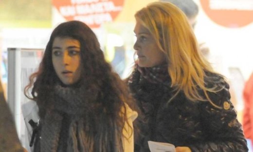 Νατάσα Θεοδωρίδου: Ψώνια στην Κηφισιά με την κόρη της