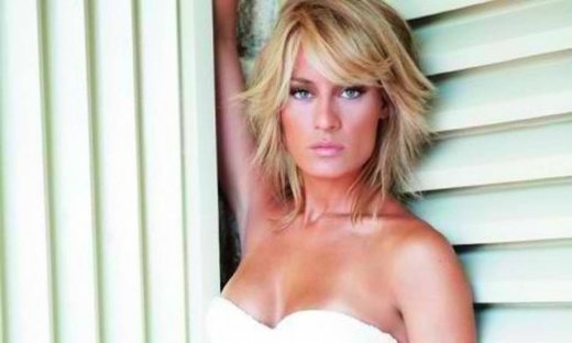 Video: Η Ελεονώρα Μελέτη ξεσαλώνει σε στριπτιτζάδικο...