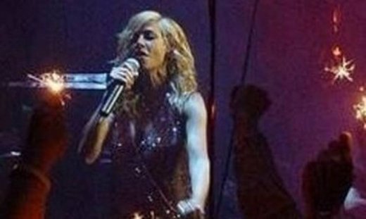 Σε ποιον και γιατί αφιέρωσε από πίστας το "Δώδεκα" η Άννα Βίσση;