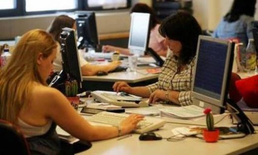 Οι Έλληνες δουλεύουμε περισσότερο από όλους!