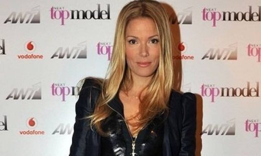 Η Βίκυ Καγιά, το twitter και το νέο της βιογραφικό video